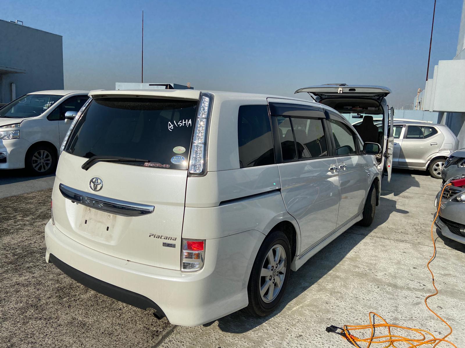 2012 Toyota ISIS